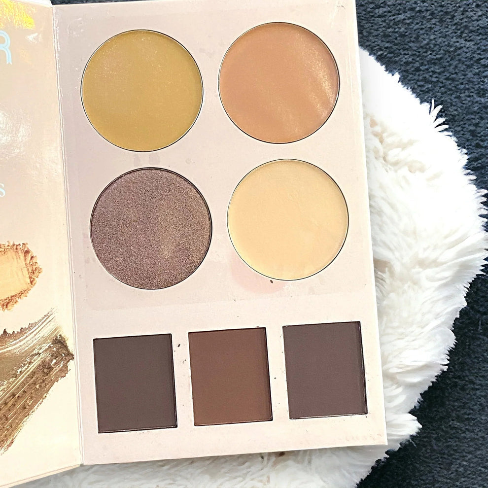Moccallure Ultimate Utopia Book Palette - Black Edition